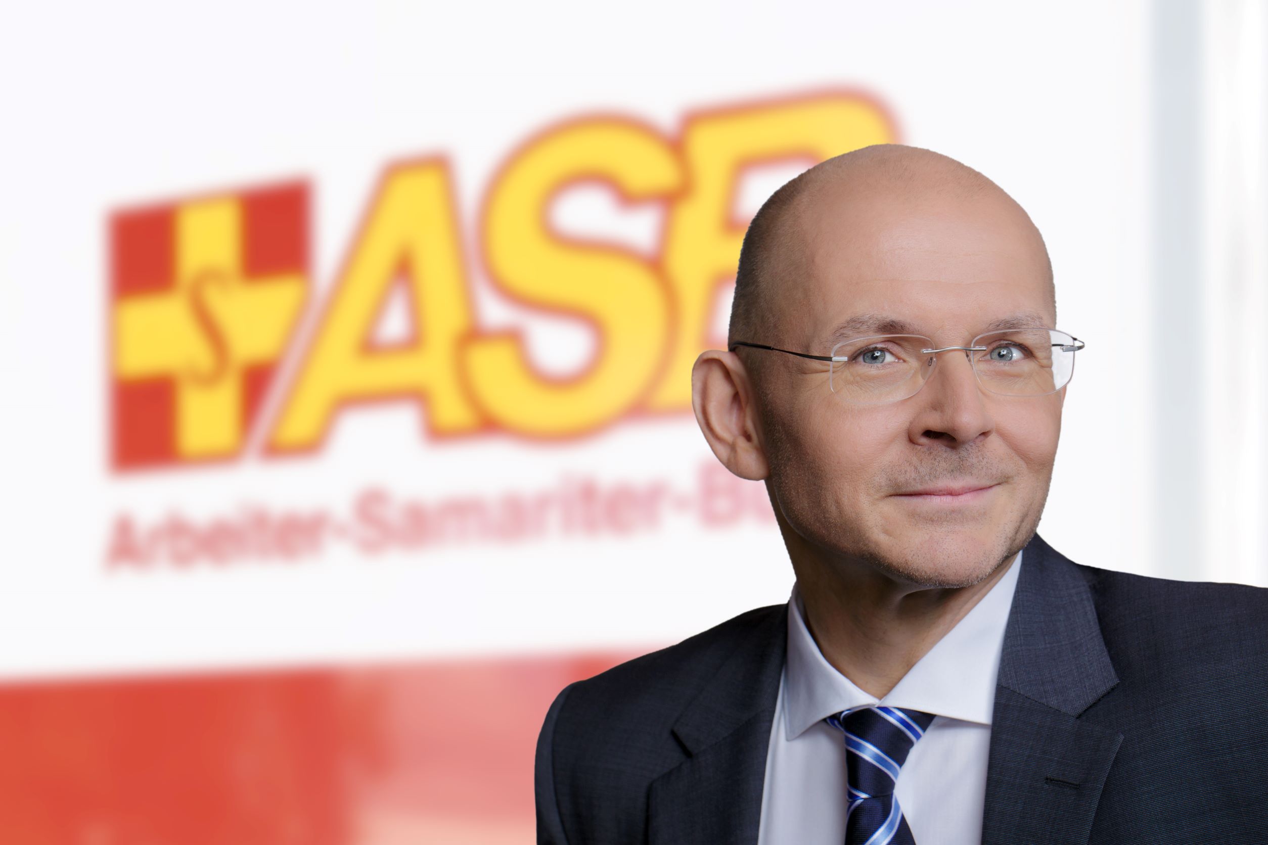 Matz Mattern_mitASBHintergrund_klein.jpg